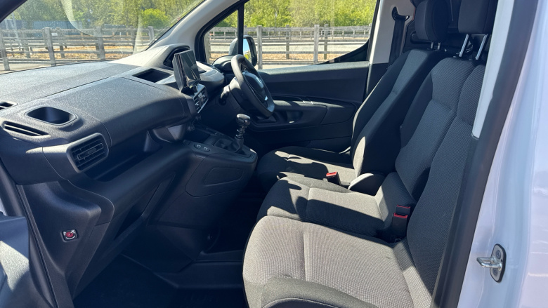 Peugeot Partner Standard Diesel 1.5 BlueHDi 100 Professional Van